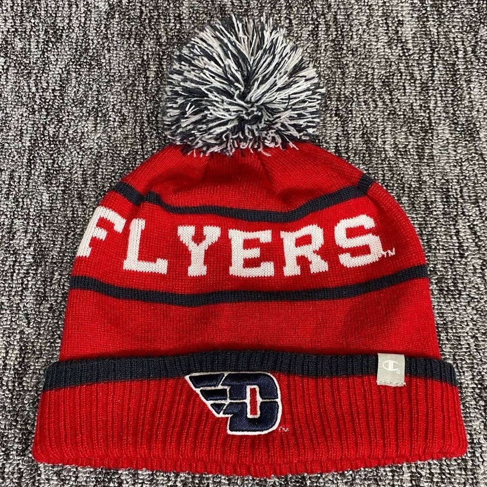 Champion Dayton Flyers Mens OS Red Pom Beanie‎ Hat NCAA Fan Gear Winter Cap